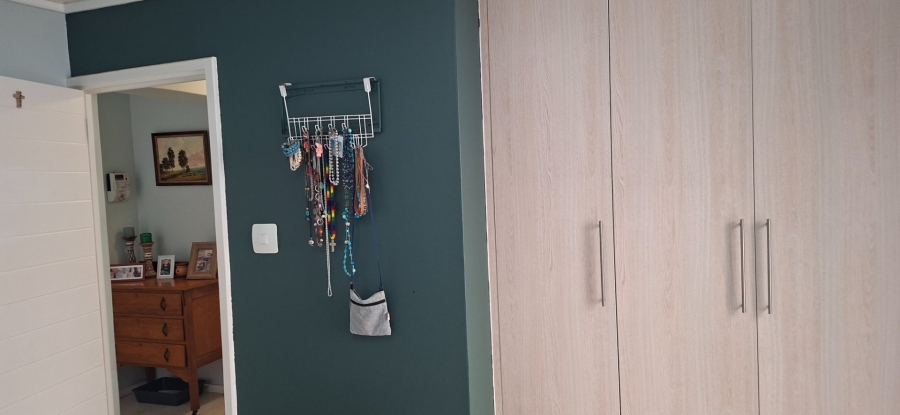 2 Bedroom Property for Sale in Nahoon Valley Park Eastern Cape